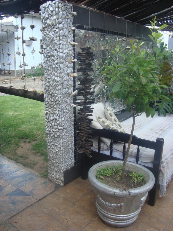 44 On Ennis Guest Lodge And Restaurant - No Load Sheddding Ermelo Exteriér fotografie